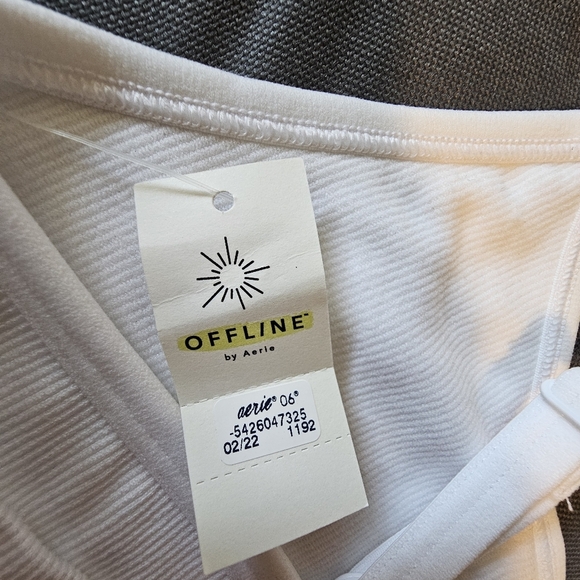 OFFLINE by aerie Ribbed Seamless Strappy Cross Back Cutout Longline Bralette, S - Picture 8 of 11